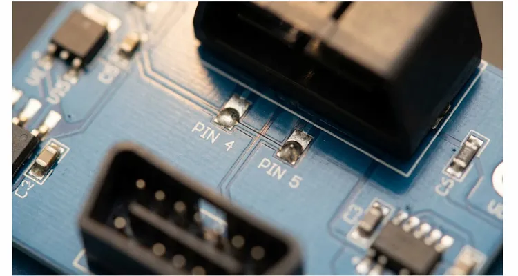 J1962 Pin 4 and Pin 5 bonded on diagnostic tool PCB causing phantom sensor faults